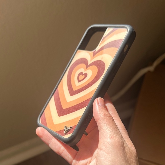 Wildflower Heart Pattern Phone Case - Picture 2 of 2